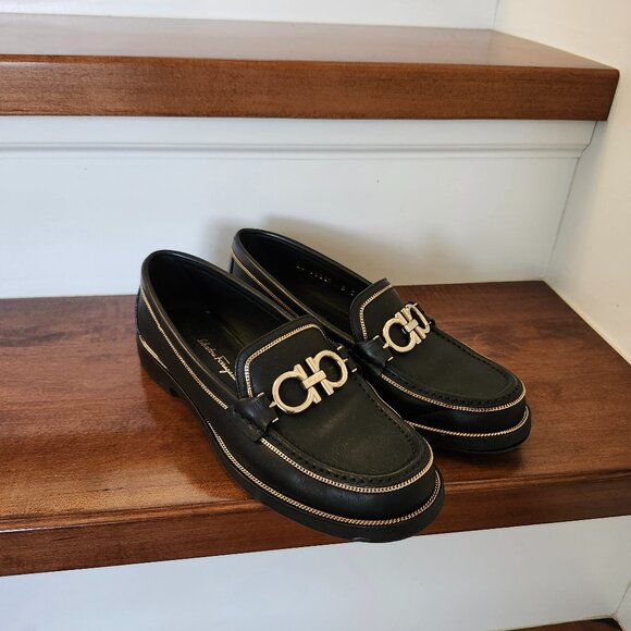 Salvatore Ferragamo rolo lux gancini women's black leather loafers in size 5 - Picture 1 of 10